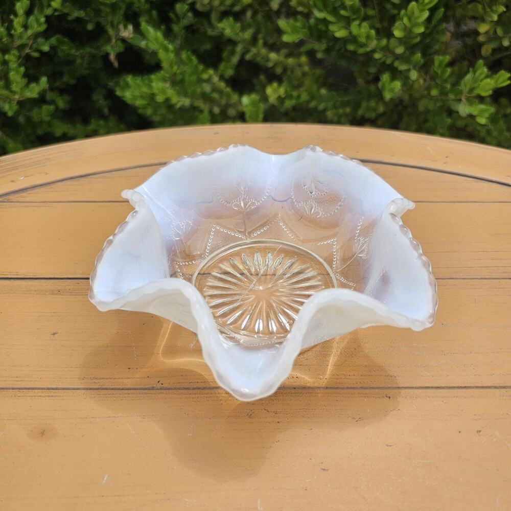 Antique Dugan Glass Opalescent Jeweled Heart Fluted Edge Berry Bowl
